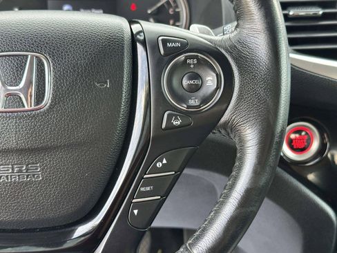 Used 2017 Honda Pilot Touring image 26