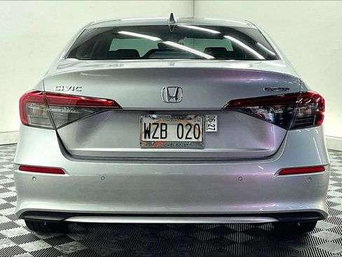 Used 2024 Honda Civic Touring image 3