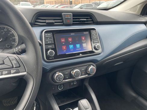 Used 2025 Nissan Versa SV image 17