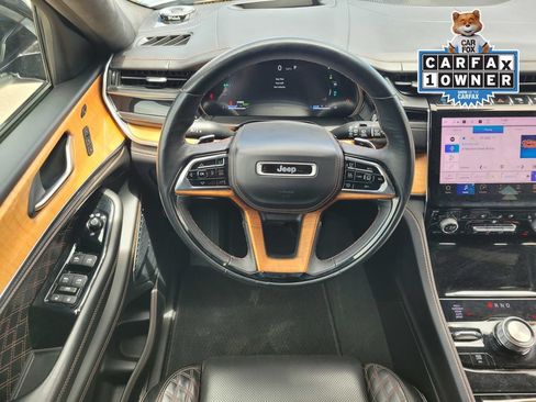 Used 2022 Jeep Grand Cherokee Summit AWD/4WD image 11