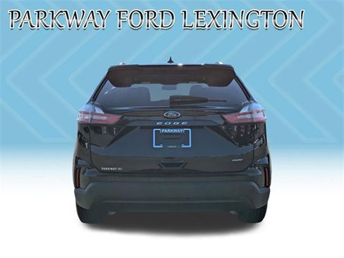 Used 2021 Ford Edge SE image 6