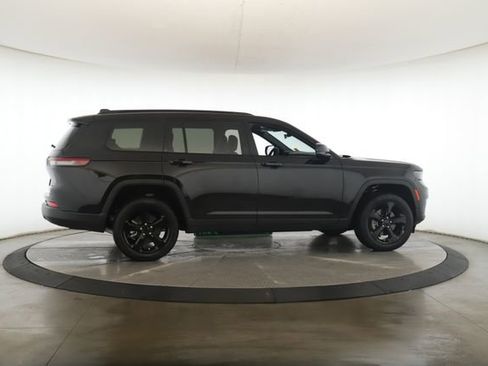 Used 2025 Jeep Grand Cherokee L Limited w/ Black Appearance Package image 6