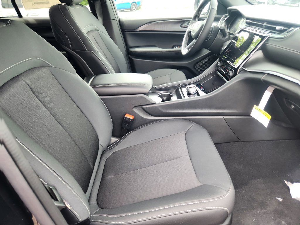 New 2026 Jeep Grand Cherokee Laredo X AWD/4WD image 13