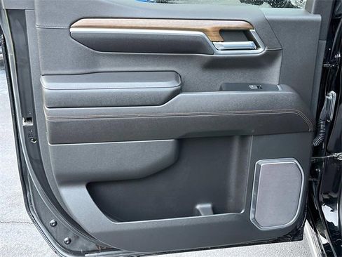 Used 2023 Chevrolet Silverado 1500 High Country image 17