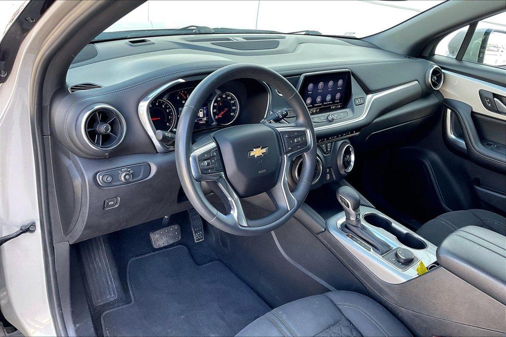 Used 2021 Chevrolet Blazer LT FWD image 13