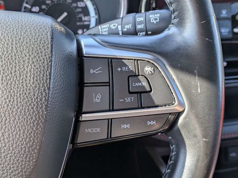 Used 2021 Toyota Highlander XSE FWD image 23