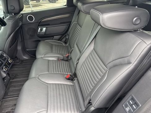 Used 2024 Land Rover Discovery Metropolitan Edition AWD/4WD image 21