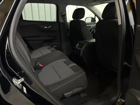 Used 2025 Chevrolet Blazer LT FWD image 17