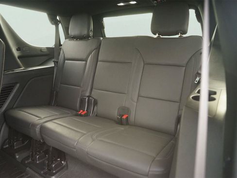 Used 2025 Chevrolet Tahoe Z71 w/ Comfort Package AWD/4WD image 15