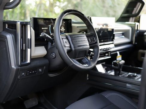 New 2026 GMC Hummer EV SUV image 9