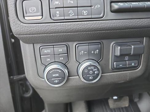 Used 2022 GMC Yukon Denali w/ Denali Ultimate Package image 26