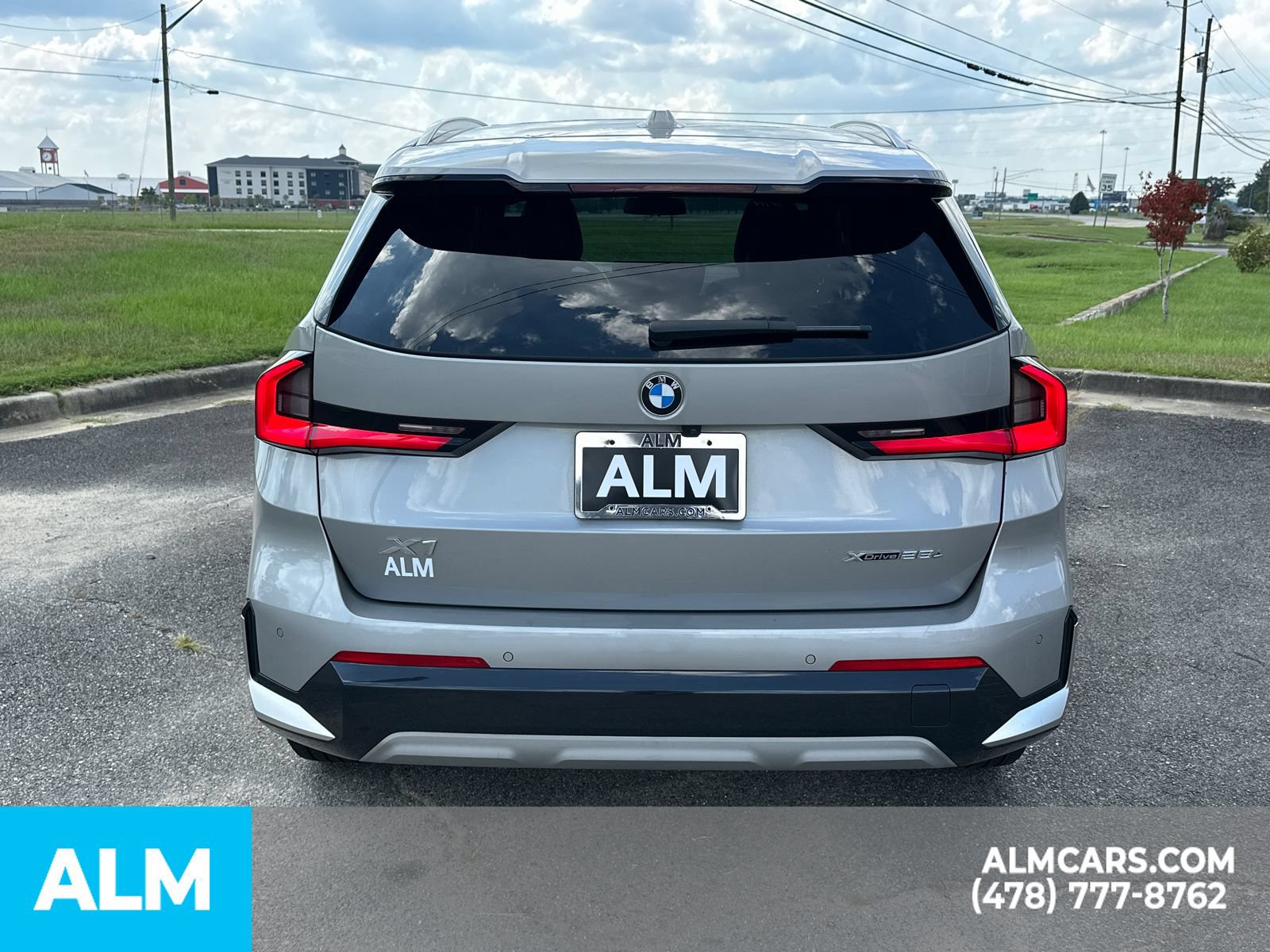 Used 2025 BMW X1 xDrive28i AWD/4WD image 6