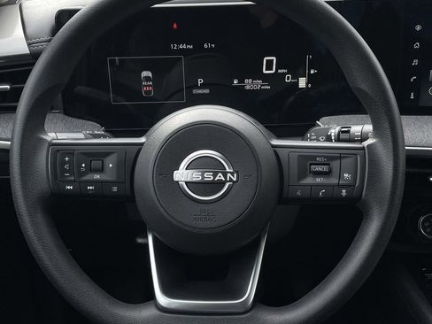 Used 2025 Nissan Kicks SV image 12