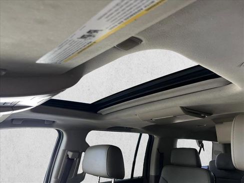 Used 2017 Chevrolet Suburban Premier AWD/4WD image 13
