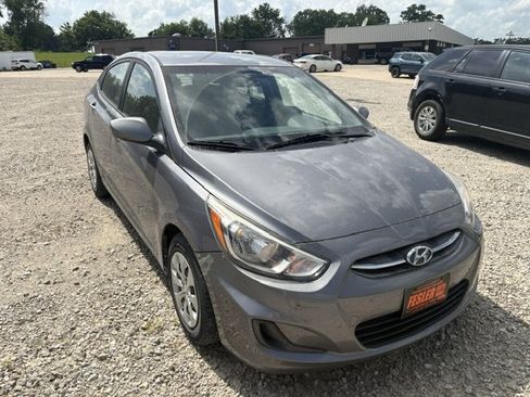Used 2016 Hyundai Accent SE w/ Option Group 02 FWD image 3