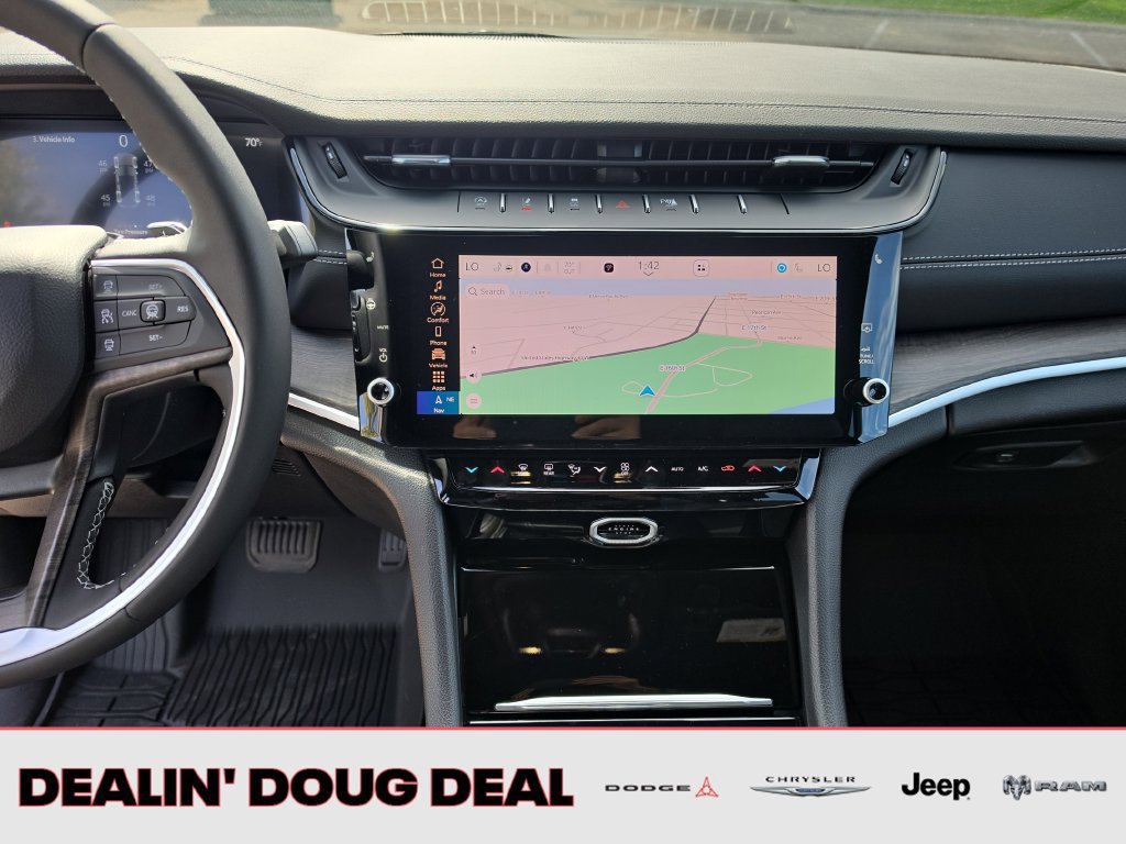 New 2027 Jeep Grand Cherokee Limited AWD/4WD image 17