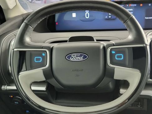 Certified 2025 Ford Expedition Platinum AWD/4WD image 24