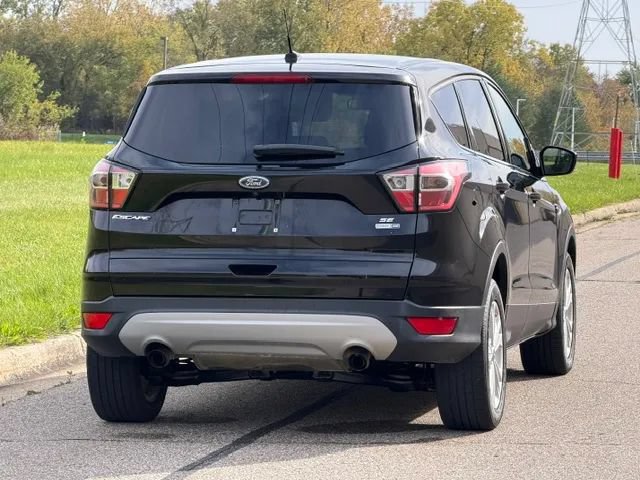 Used 2017 Ford Escape SE w/ SE Cold Weather Package AWD/4WD image 33