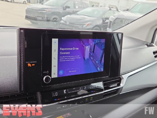 Certified 2025 Toyota Sienna LE FWD image 7
