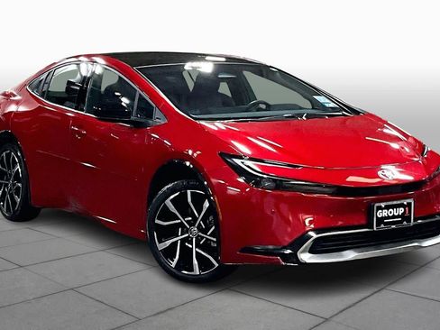 Used 2025 Toyota Prius Plug-In Hybrid image 3