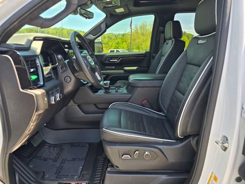 Certified 2025 GMC Sierra 1500 AT4X AWD/4WD image 4