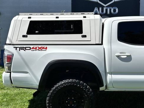 Used 2020 Toyota Tacoma TRD Off-Road w/ Technology Package AWD/4WD image 6