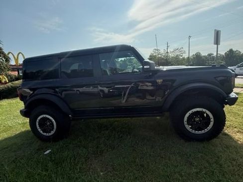 Used 2025 Ford Bronco Badlands AWD/4WD image 3