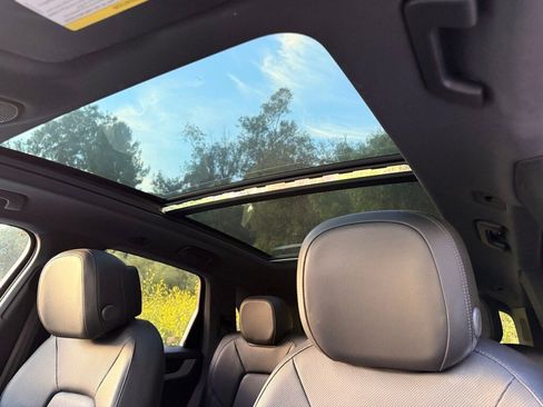 Used 2024 Porsche Cayenne image 12