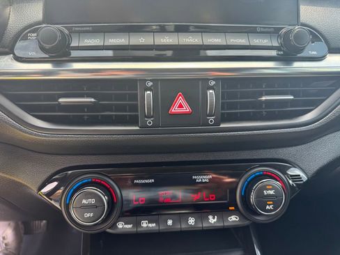 Used 2019 Kia Forte S w/ S Premium Package FWD image 16