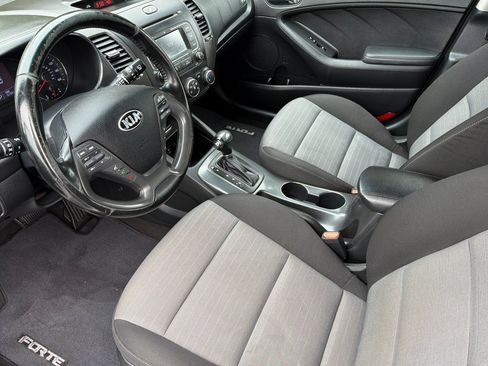 Used 2016 Kia Forte EX FWD image 9