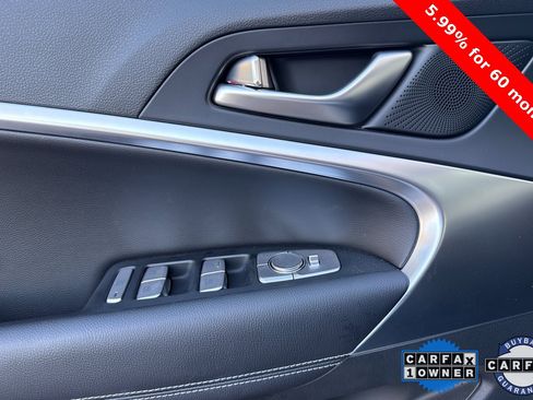 Used 2025 Genesis G70 2.5T image 10