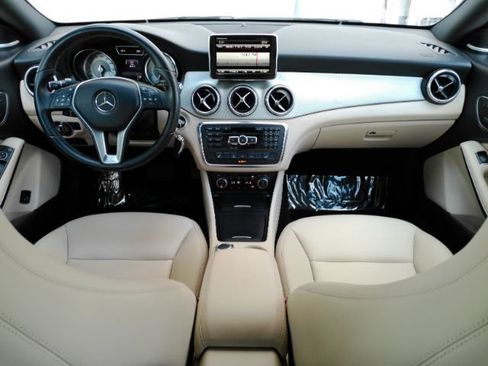 Used 2014 Mercedes-Benz CLA 250 image 2