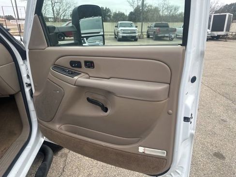 Used 2005 Chevrolet Silverado 3500 LT w/ Heavy-Duty Power Package image 7