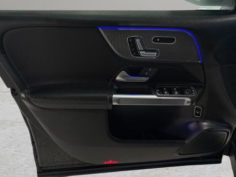 Used 2022 Mercedes-Benz GLB 250 4MATIC image 10