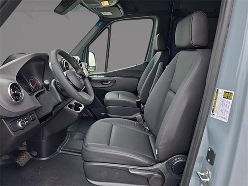 New 2025 Mercedes-Benz Sprinter 2500 image 6