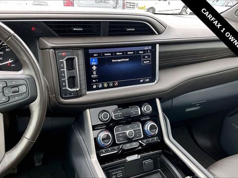 Used 2021 GMC Yukon Denali w/ Denali Premium Package image 9