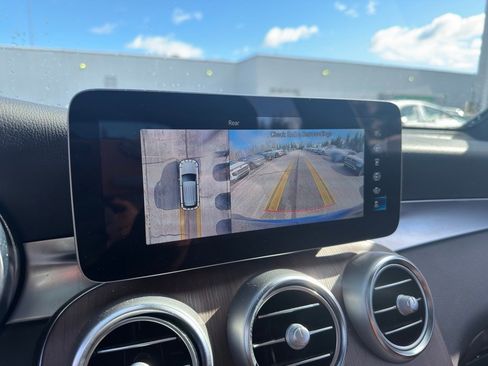 Used 2022 Mercedes-Benz GLC 300 4MATIC image 21