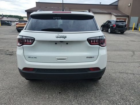 Used 2024 Jeep Compass Latitude w/ Altitude Special Edition AWD/4WD image 4