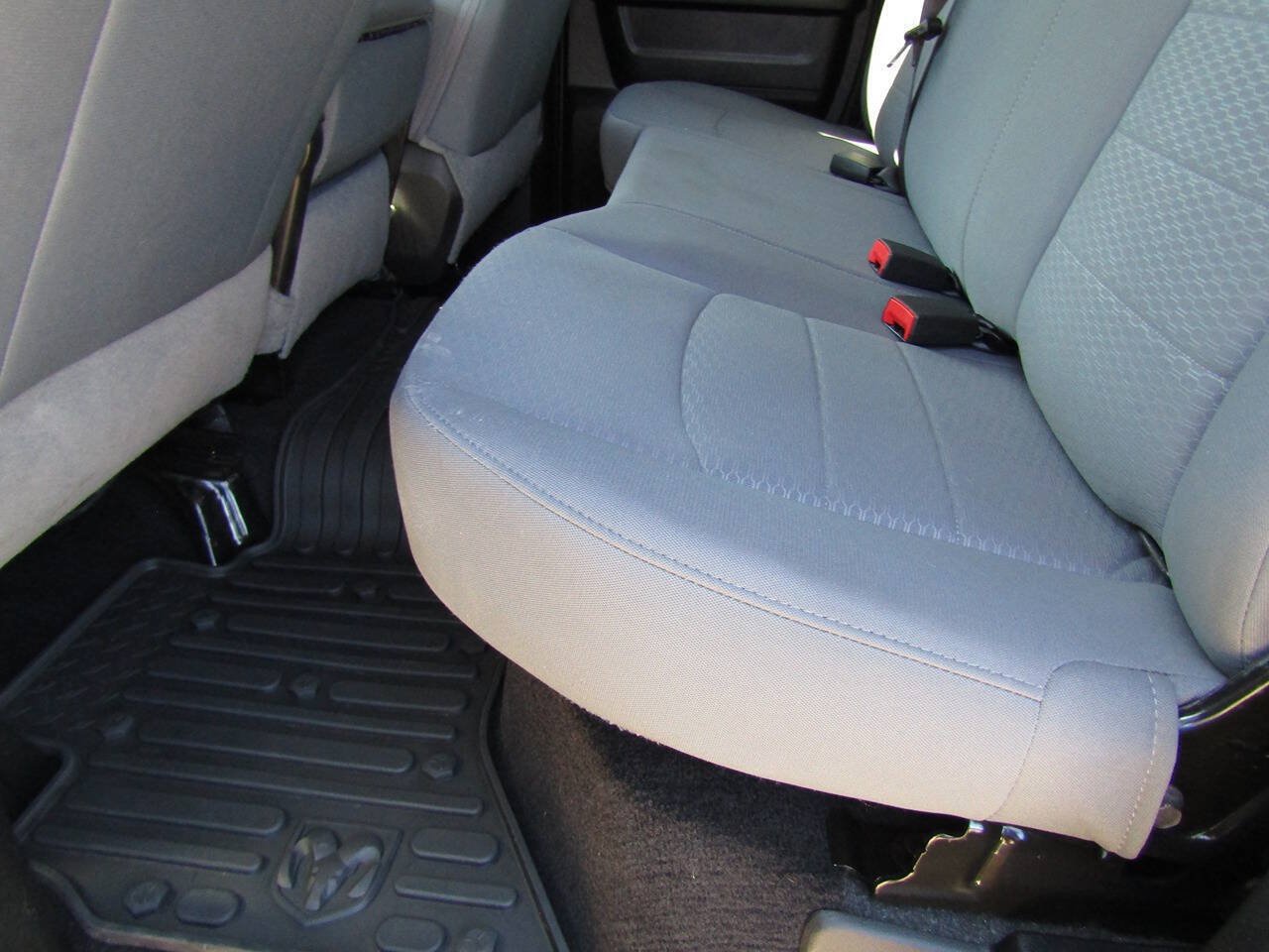 Used 2019 RAM 1500 Express AWD/4WD image 16
