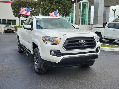 Used 2023 Toyota Tacoma SR5 w/ Technology Package image 2