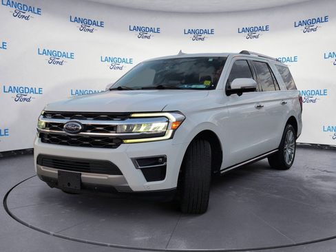 Used 2022 Ford Expedition Limited image 11
