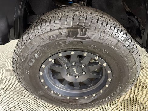 Used 2019 Toyota Tacoma TRD Off-Road image 12