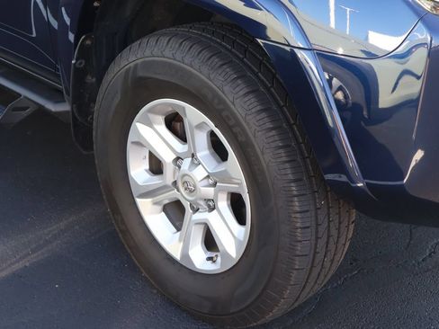 Used 2019 Toyota 4Runner SR5 Premium AWD/4WD image 6