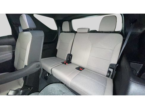Used 2025 Chevrolet Traverse LT AWD/4WD image 16