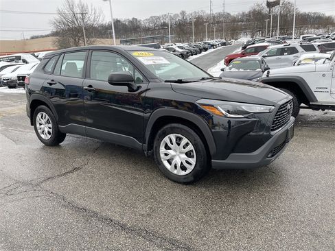 Used 2023 Toyota Corolla Cross L image 6