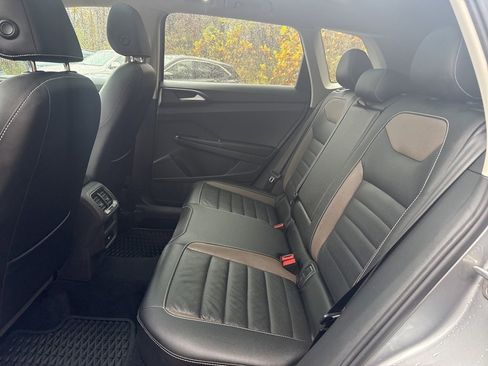 Used 2022 Volkswagen Taos SEL image 38