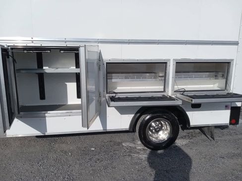 Used 2025 Ford E-350 and Econoline 350 Super Duty w/ Power Equipment Group image 21