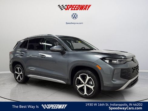 New 2026 Volkswagen Tiguan SE image 1