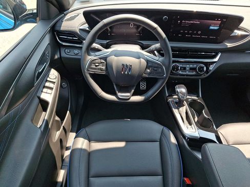 Used 2025 Buick Envista Sport Touring w/ Convenience I Package FWD image 11