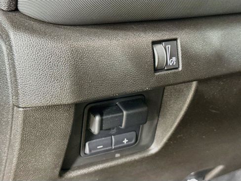 Used 2023 Chevrolet Colorado Z71 w/ Z71 Convenience Package 2 AWD/4WD image 15
